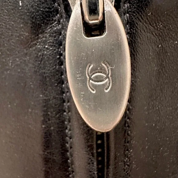 CHANEL Vintage Calf High Boots - Picture 4 of 12